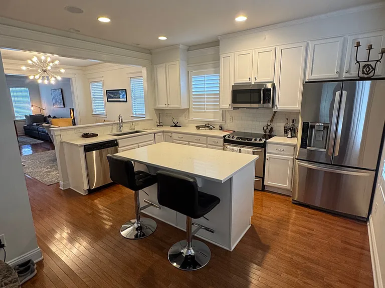 539 Dubois Ct — Photo 5
