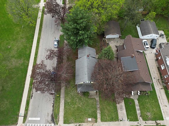 5th image of 1304 Montague St