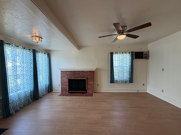 5th image of 608 Sierra Blvd