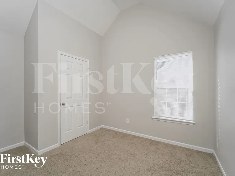 7008 Hidden Creek Dr — Photo 12