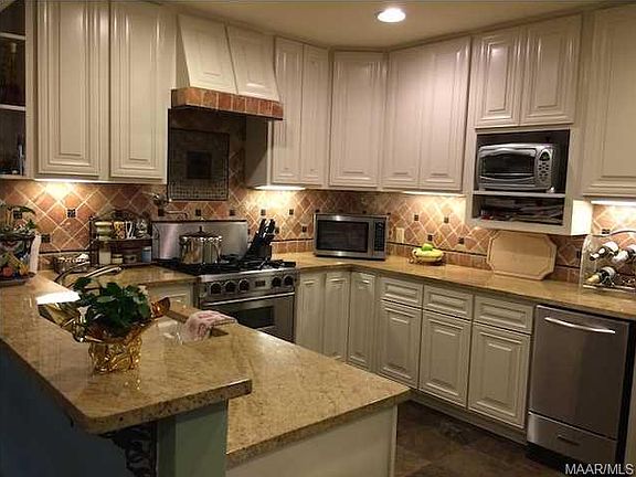2nd image of 2321 W Cloverdale Park