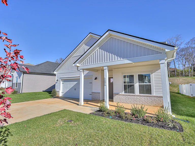 1291 Bluffton Cir — Photo 3