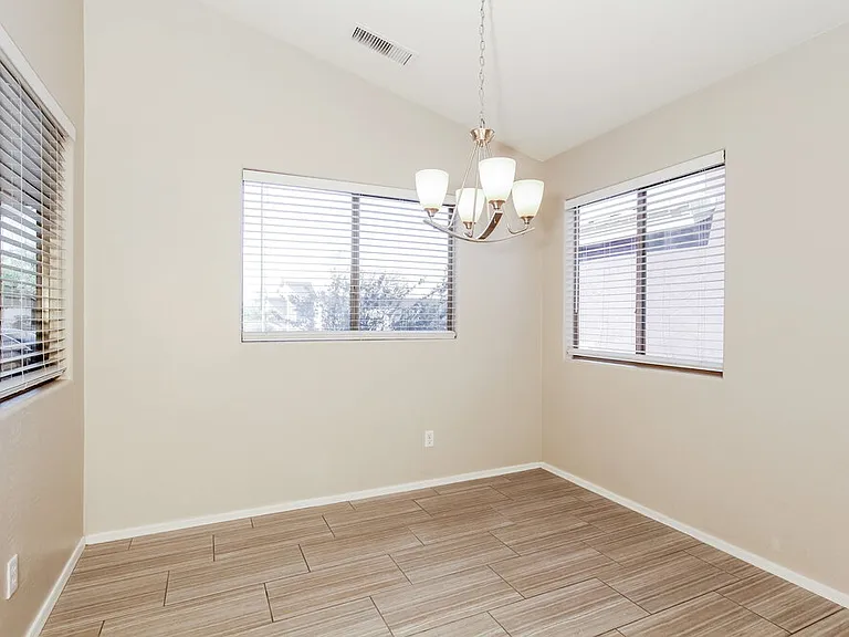 2525 S 109th Dr — Photo 7