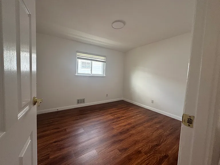 42 Amber St #2 — Photo 9