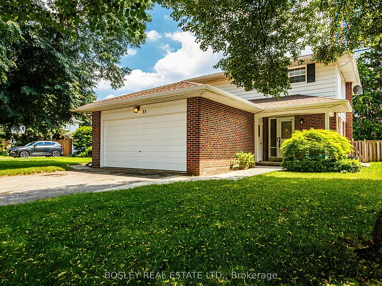 33 Forestbrook Cres — Photo 3