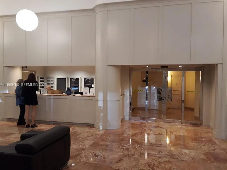 3600 Mystic Pointe Dr #910 — Photo 38
