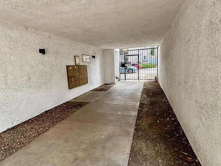 10635 Sherman Grove Ave — Photo 39