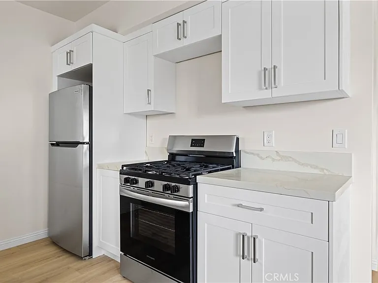 1818 S Norton Ave #307 — Photo 13