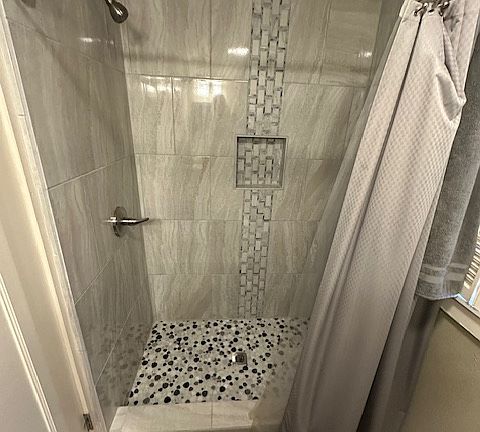 5th image of 440 S Vine Ave Room 1