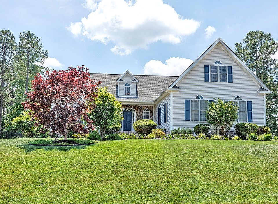 1st image of 14460 Woodleigh Dr