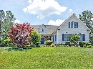 14460 Woodleigh Dr, Chester, VA 23831