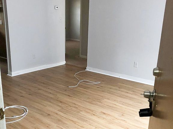 2nd image of 111 W Burke St APT B5