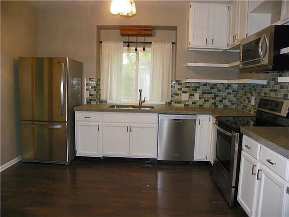 5th image of 133 E Lake Ct