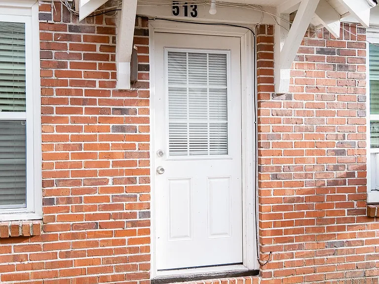513 N Monroe St — Photo 1