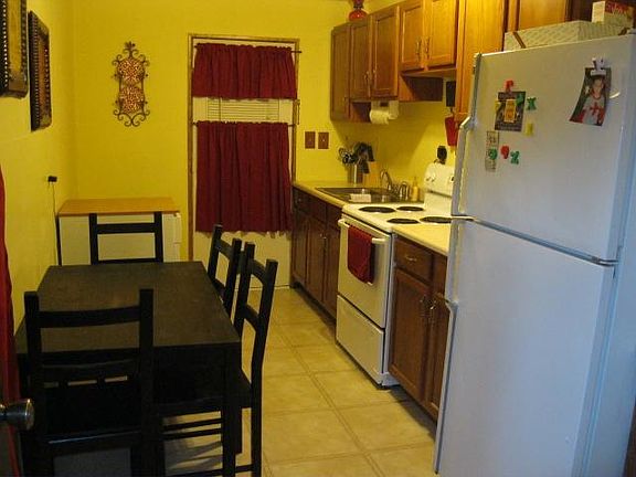 3rd image of 748 Seibert Ave
