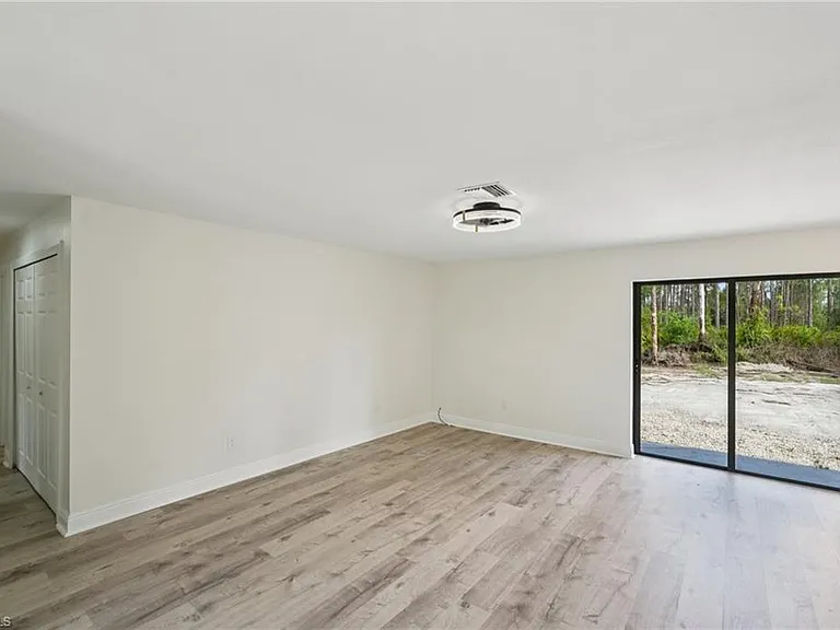 1503 E 14th St — Photo 5