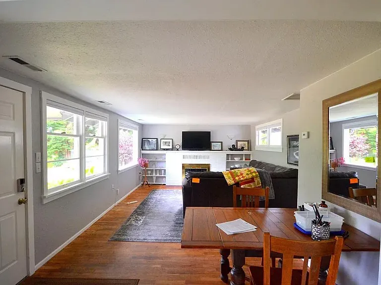 3943 NW Munson St — Photo 7