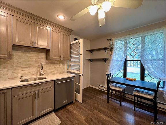2nd image of 768 Sierra Vista Ln
