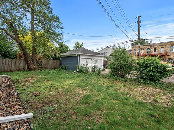 3rd image of 3400 Elliot Ave