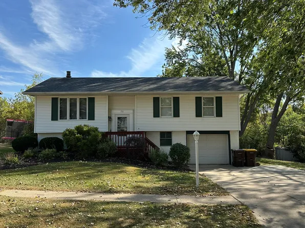 751 Shimer Dr, Freeport, IL 61032