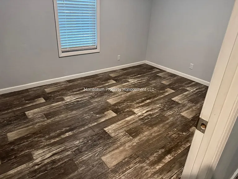 2452 Ayerswood Dr — Photo 3