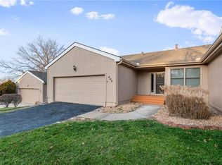446 NE Point Dr, Lees Summit, MO 64064