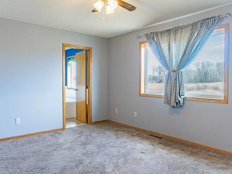 2112 Blake Ave — Photo 29