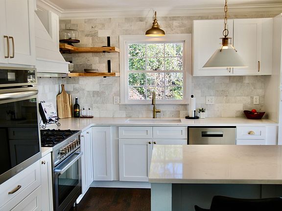 2nd image of 2806 Overton Rd