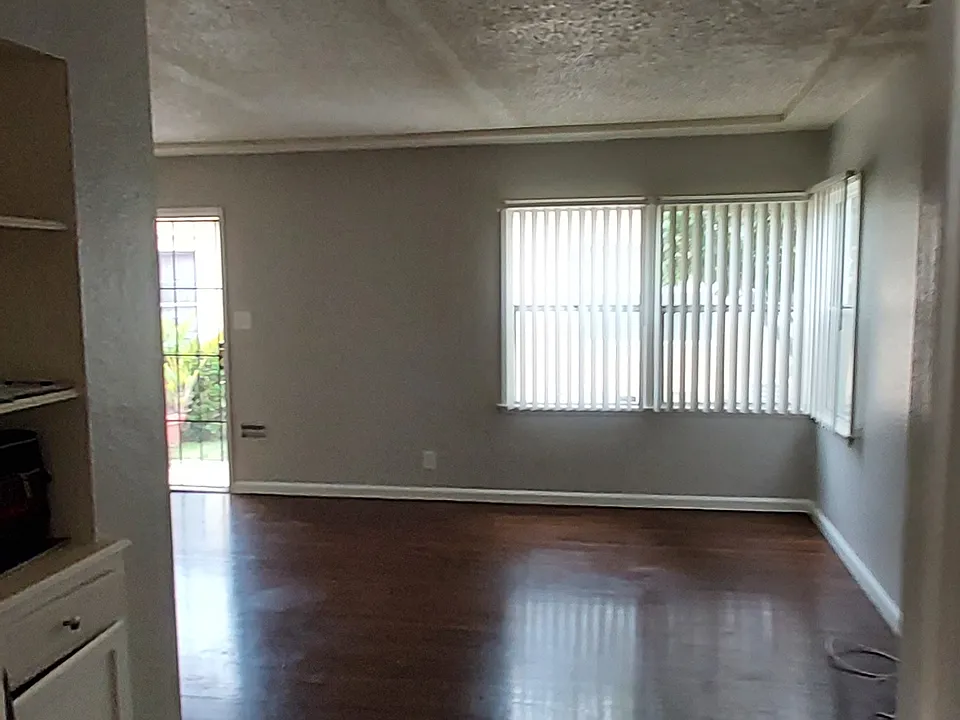 Living room / Dining area