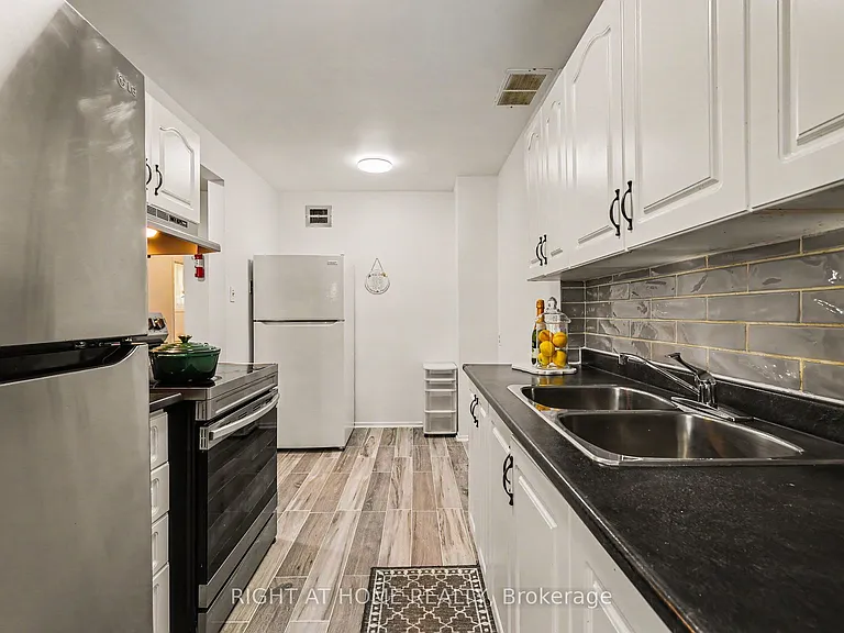 980 Gulf Pl #207 — Photo 15