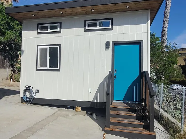 3765 Winona Ave #A — Photo 7