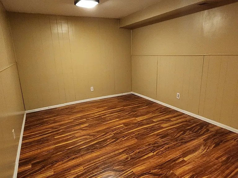 188 Paris Cir — Photo 24
