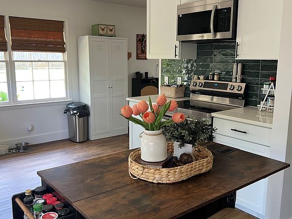 5th image of 808 S Ouida St