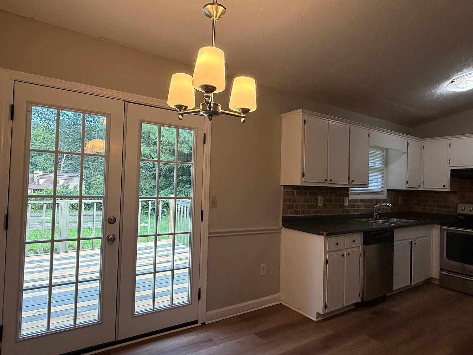 3 bed, 1634 sqft, $1,998 — Photo 3