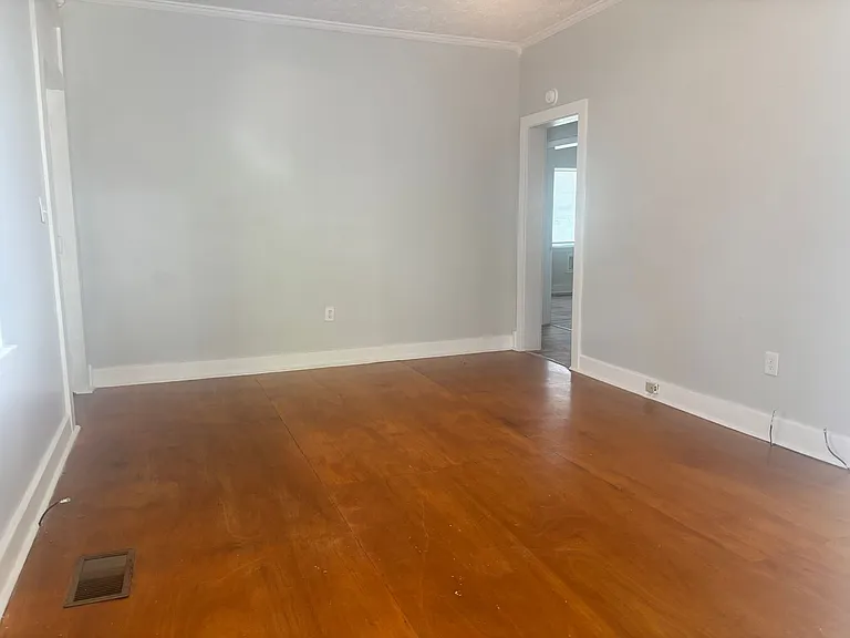122 Pinecrest Cir — Photo 2