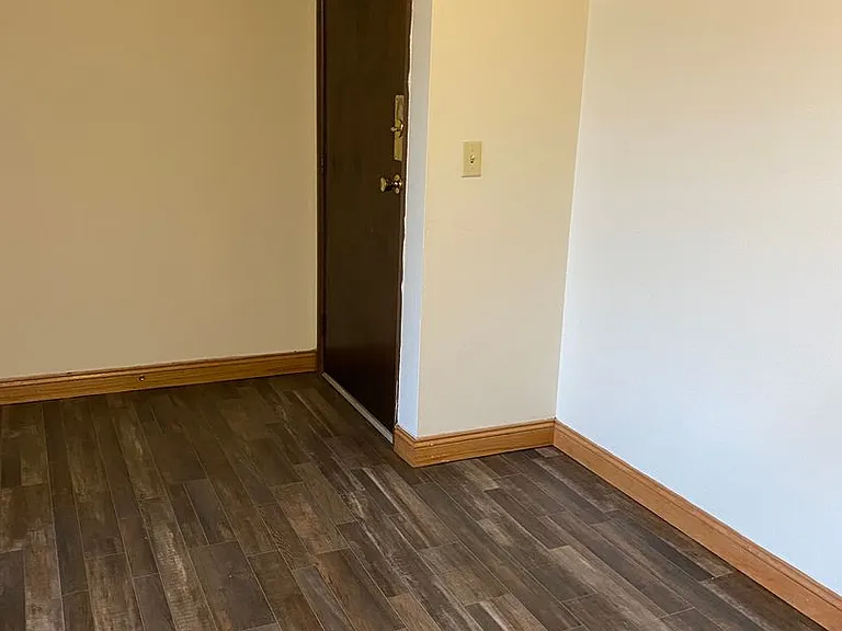 Crestwood Apartments — Photo 56