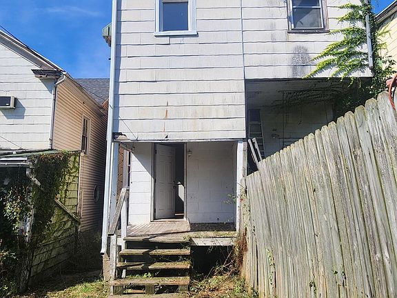 2nd image of 1013 N Franklin St