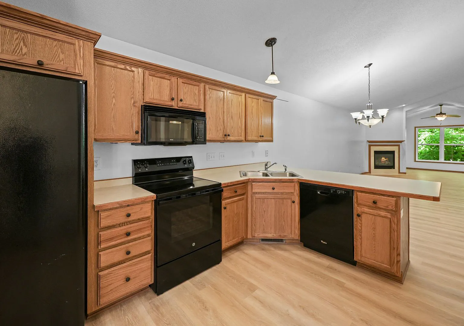 2 Bedroom Townhome in Rockford! — Photo 2