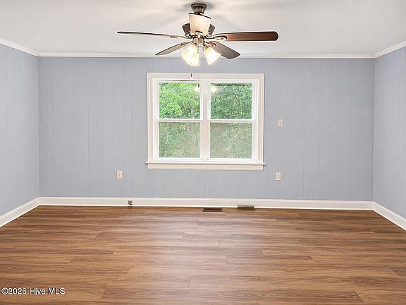 2nd image of 1104 Proctor Street