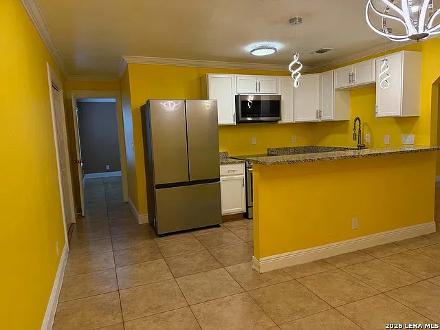 3 bed, 3.0 bath, 1490 sqft, $2,400 — Photo 4