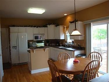 4th image of 286 Lakeside Ave