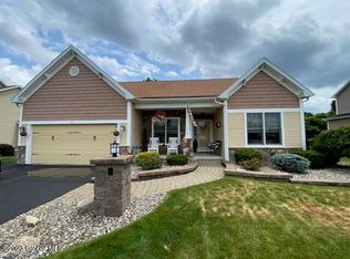 17 Gadwall Dr, Waterford, NY 12188