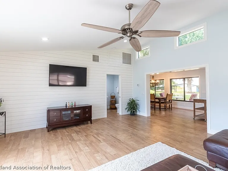 102 Squirrel Point — Photo 11