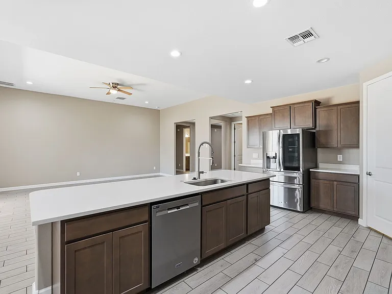 38213 W San Clemente St — Photo 9