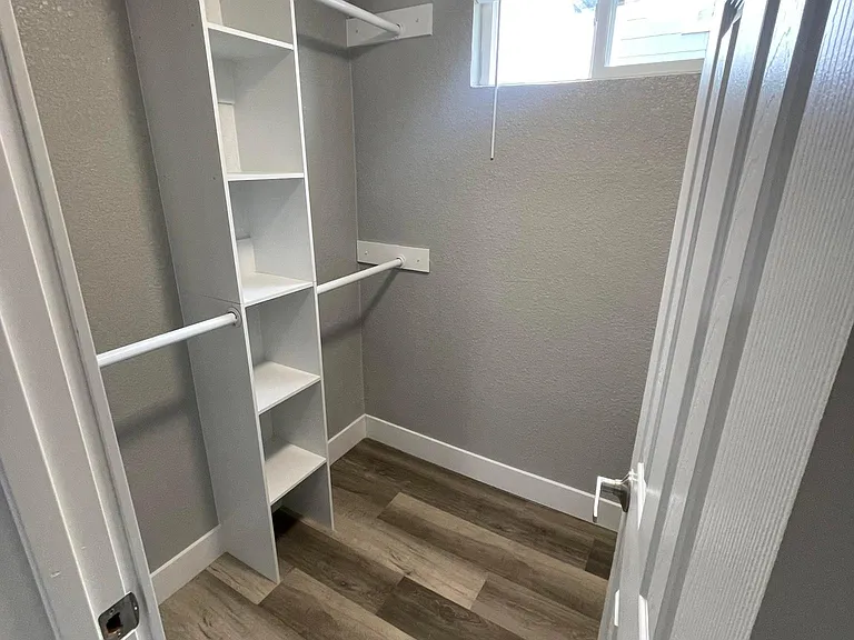 Closet - 1