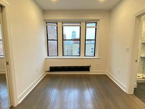 3rd image of 11 Queensberry St APT 32