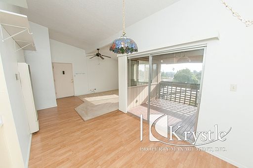 4th image of 355 Parkview Ter #6