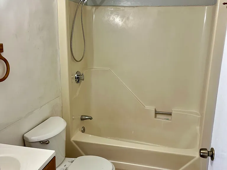 225 Danforth St #3L — Photo 10