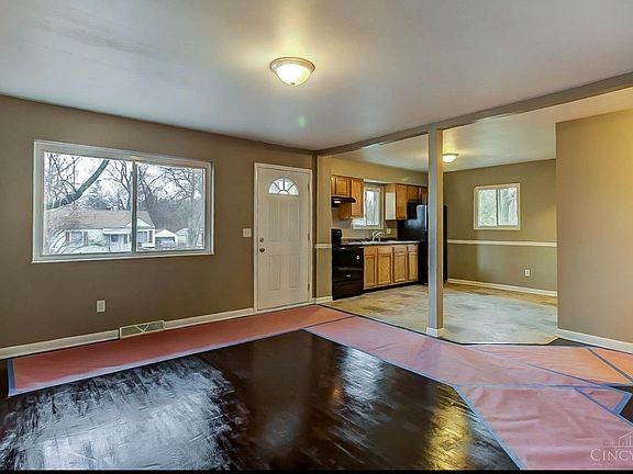 2nd image of 815 Eaton Ave