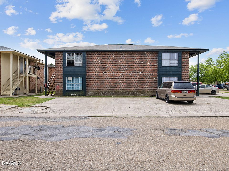 2nd image of 301 Marigny Cir